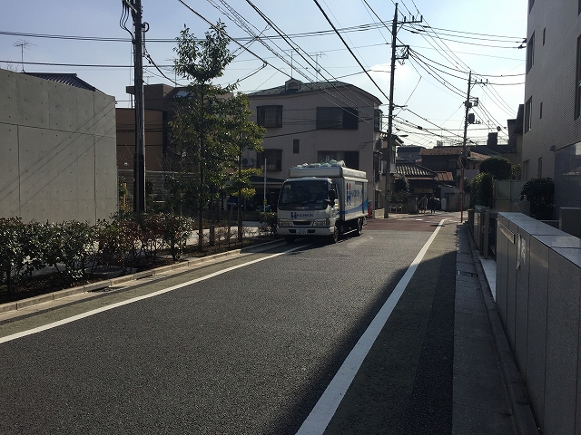 ガーデンコート世田谷赤堤　前面道路