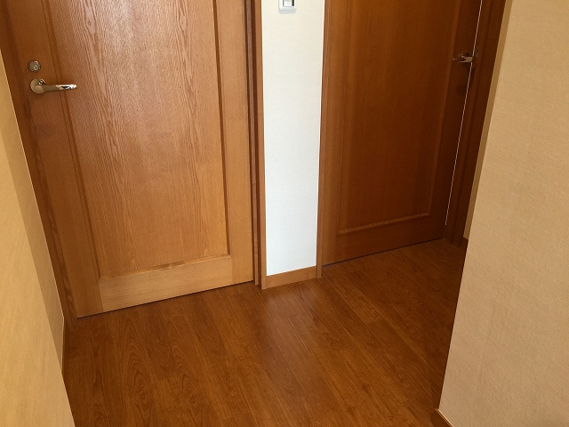 ガーデンコート世田谷赤堤　廊下