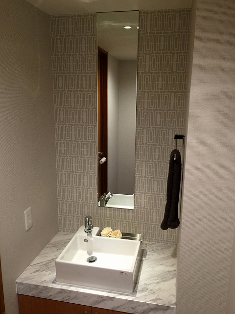 ガーデンコート世田谷赤堤　トイレ手洗いキャビネット