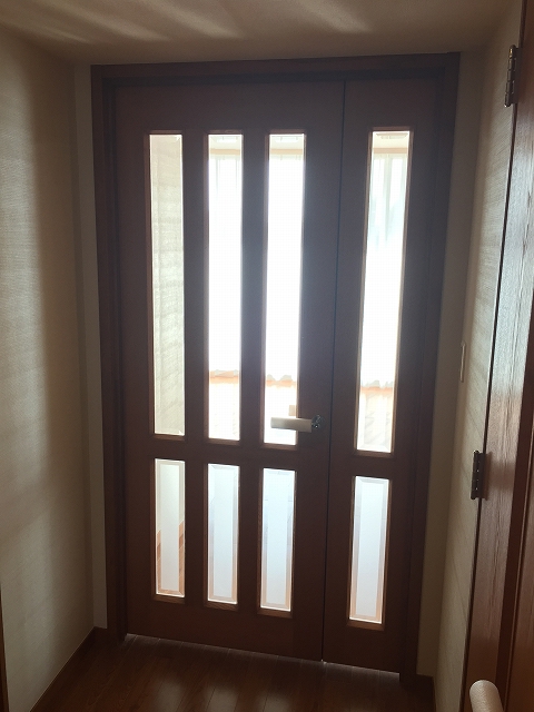 ガーデンコート世田谷赤堤　リビングダイニングキッチンドア