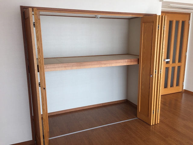 ガーデンコート世田谷赤堤　リビングダイニングキッチン収納