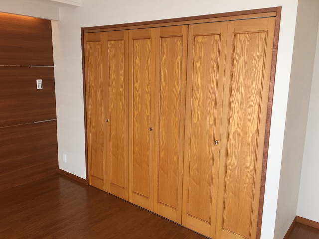 ガーデンコート世田谷赤堤　リビングダイニングキッチン収納