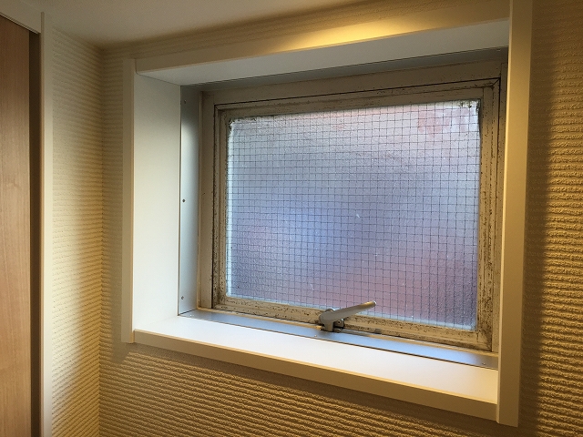 荻窪武蔵野マンション　トイレ窓