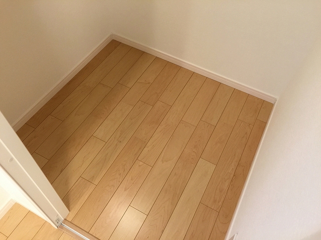 荻窪武蔵野マンション　北側洋室収納