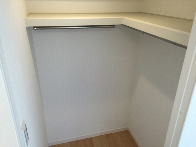 荻窪武蔵野マンション　南側洋室収納