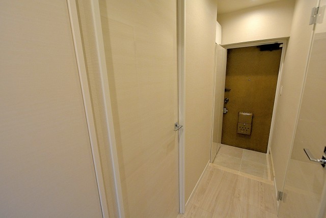 ライオンズマンション上北沢502号室 玄関 (1)