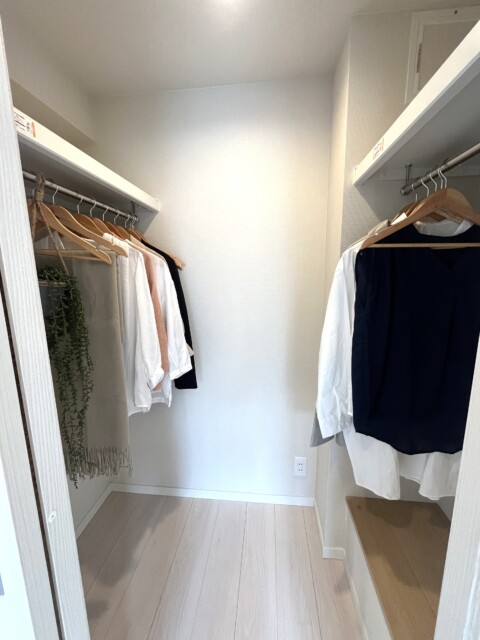 秀和幡ヶ谷レジデンス 洋室