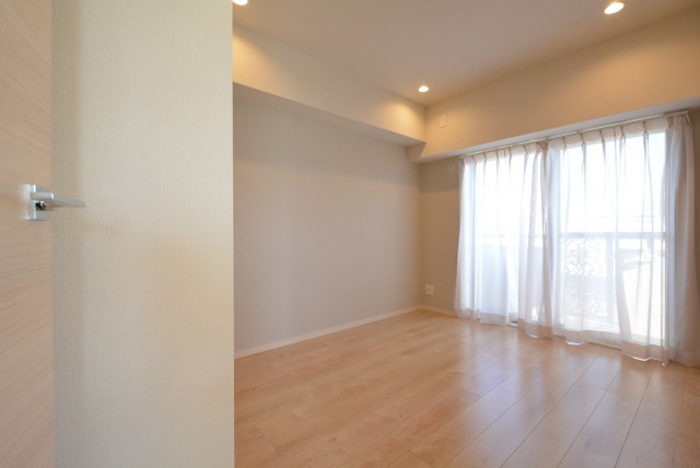 ライオンズマンション小石川植物園 洋室2