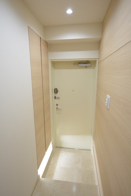 中野方南町グランドハイツ 玄関