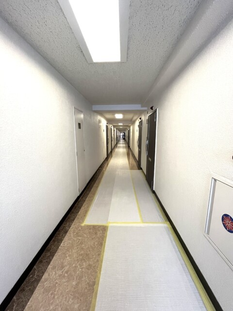 秀和幡ヶ谷レジデンス 玄関廊下