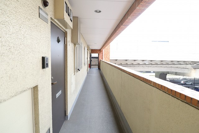 ライオンズマンション初台 玄関