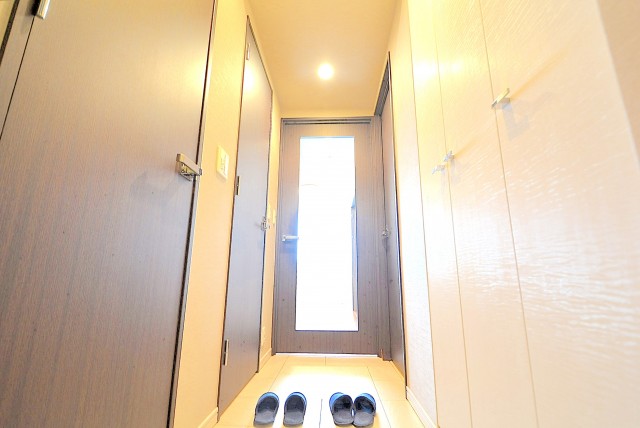 クオリア神南フラッツ 玄関