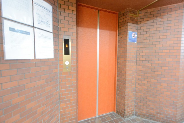 ストークメイジュ エントランス