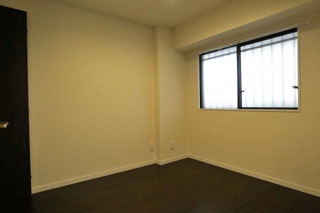 ライオンズマンション初台 洋室２