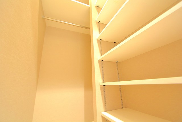 クオリア神南フラッツ 玄関