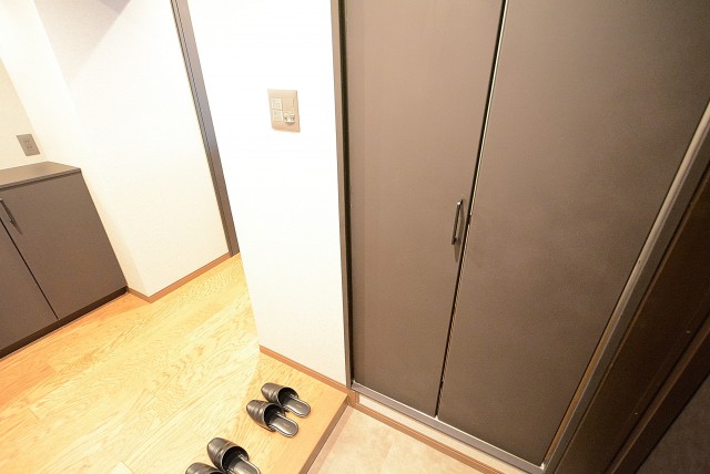 ストークメイジュ 玄関