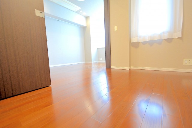 クオリア神南フラッツ 洋室