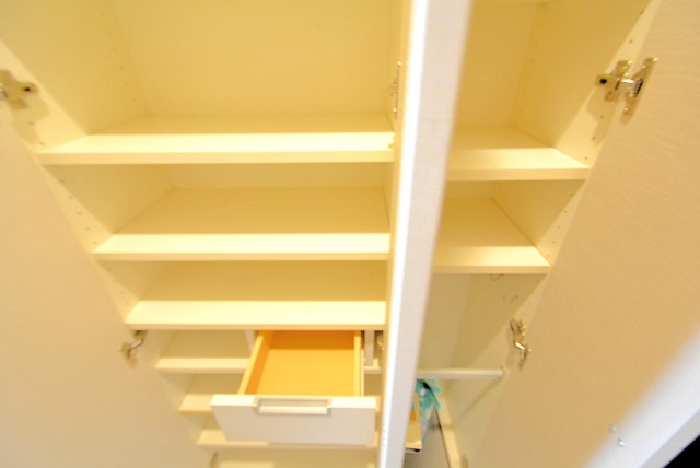 クオリア神南フラッツ 玄関