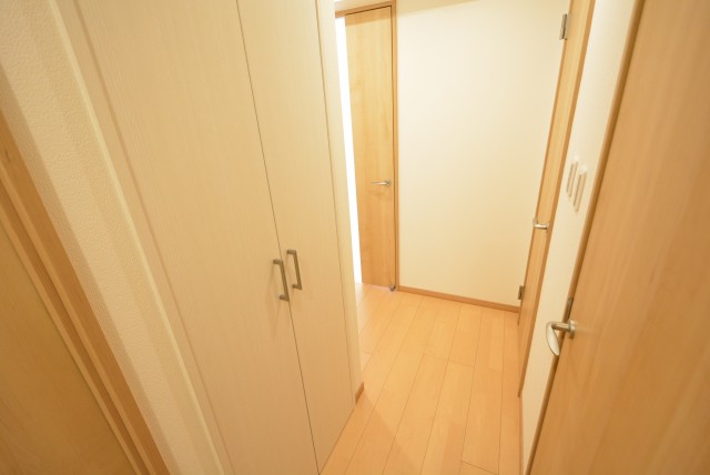 日興初台スカイマンション 廊下収納