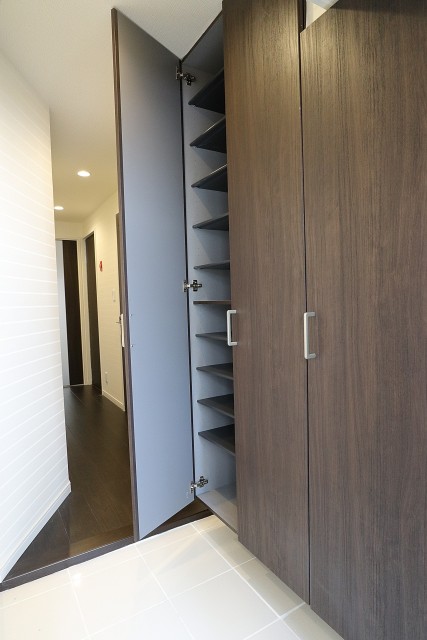 ライオンズマンション初台 玄関