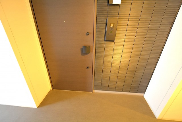 クオリア神南フラッツ 玄関