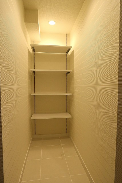 ライオンズマンション初台 玄関