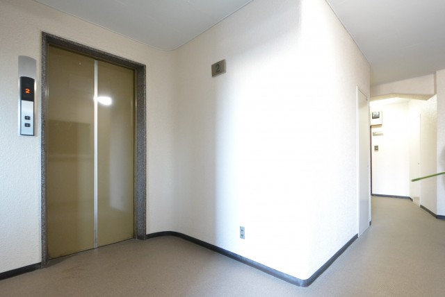 日興初台スカイマンション 玄関