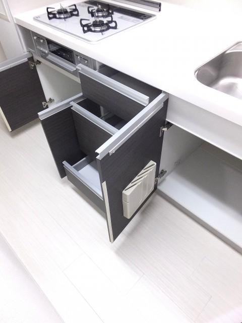 藤和シティスクエア三田ノースウィング　キッチン棚