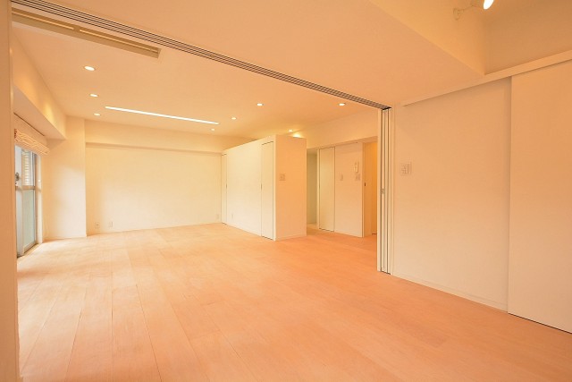 日興パレス白金　5.8帖のベッドルーム