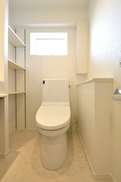 上馬フラワーホーム　ウォシュレット付きトイレ