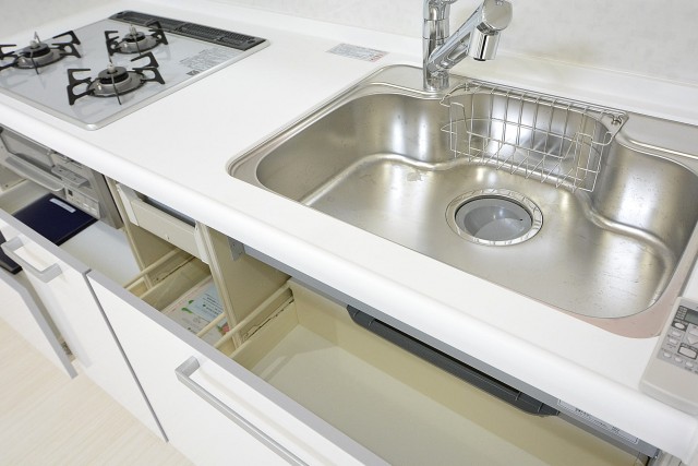 シャンボール原宿　白いキッチン