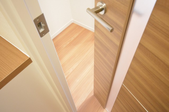 上馬フラワーホーム　ダイニングキッチン扉