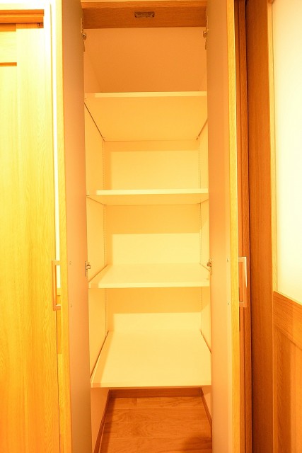 目黒コーポラス　廊下収納