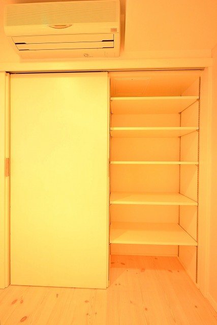 日興パレス白金　6.2帖のベッドルーム収納