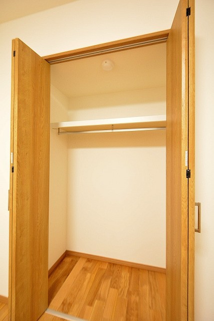 目黒コーポラス　15.4帖のベッドルームクローゼット