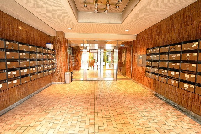 日興パレス白金　エントランスホール