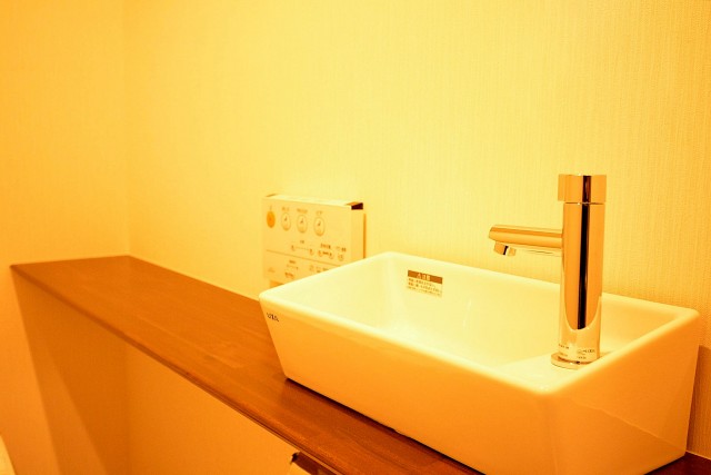 目黒コーポラス　トイレの手洗いカウンター