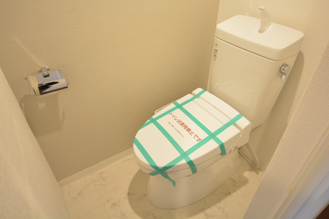 自由ヶ丘フラワーマンション　ウォシュレット付きトイレ