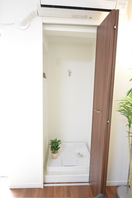 自由ヶ丘フラワーマンション　洗濯機置場