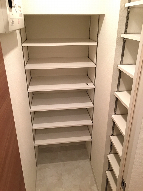 ライオンズマンション初台　シューズインクローゼット