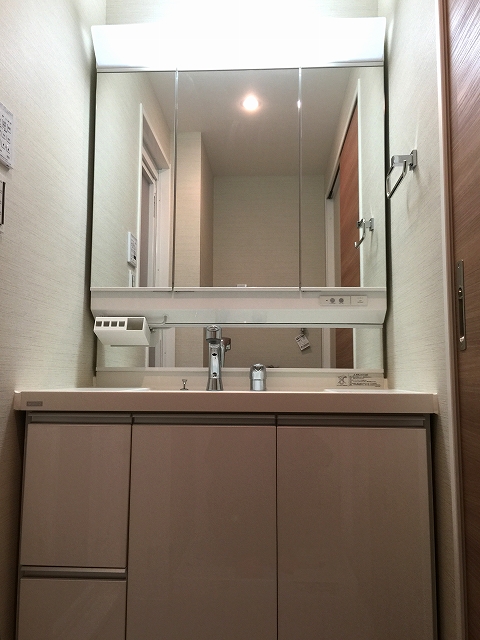 ライオンズマンション初台　洗面台