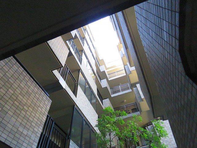 フォルスコート学芸大学　吹き抜け