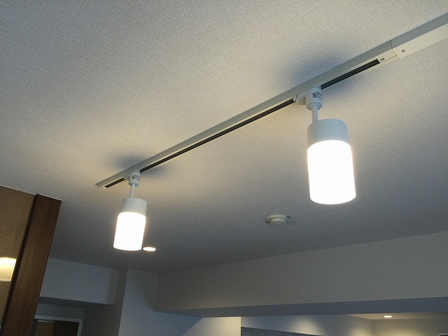中野東豊マンション　キッチン照明