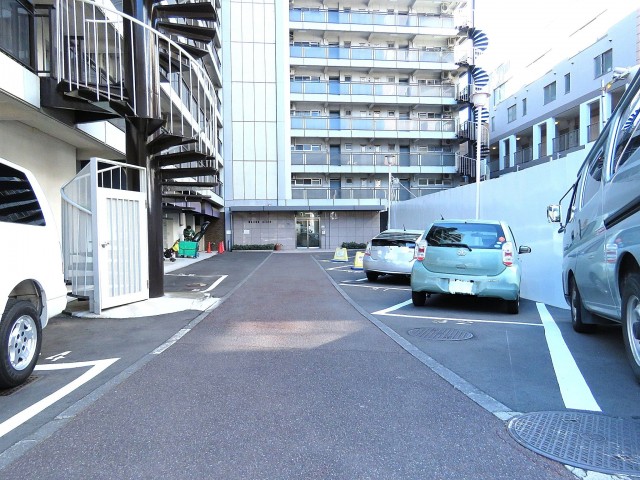 メゾン麻布　エントラスまでのアプローチ