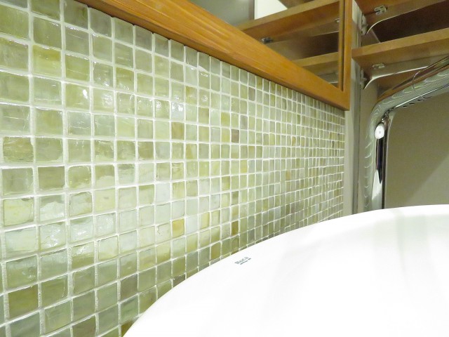 ニューハイツ大森　洗面化粧台のタイル