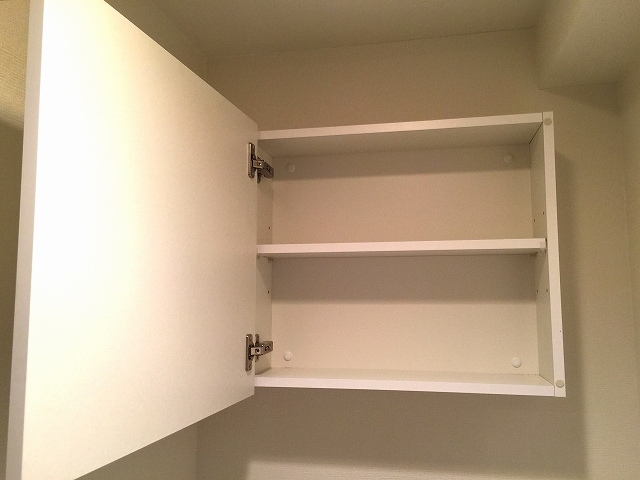 エザンス高井戸　トイレ収納