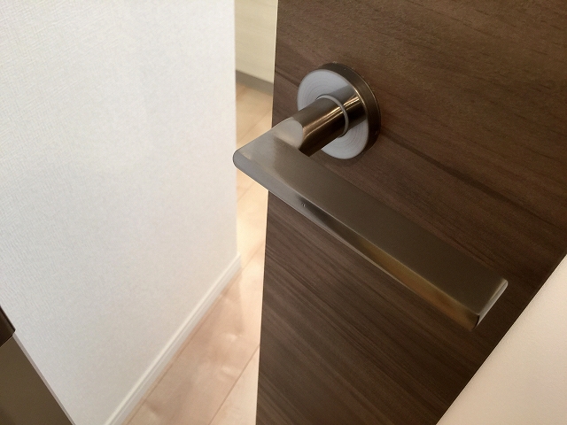 エザンス高井戸　リビングダイニングキッチンへ