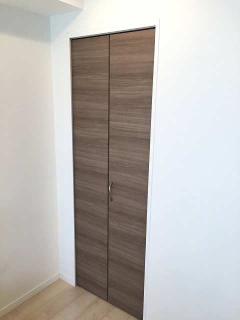 エザンス高井戸　リビングダイニングキッチン収納