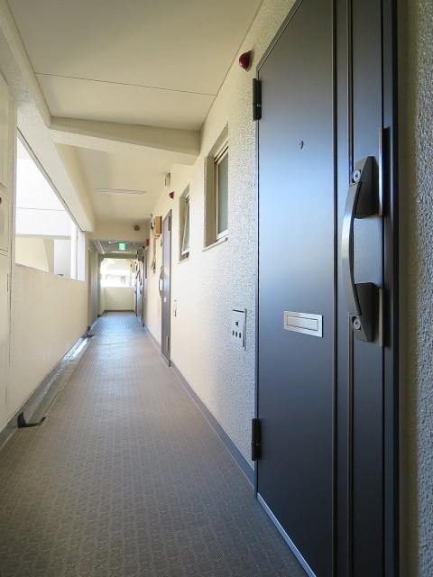 財形第3御殿山マンション　玄関前