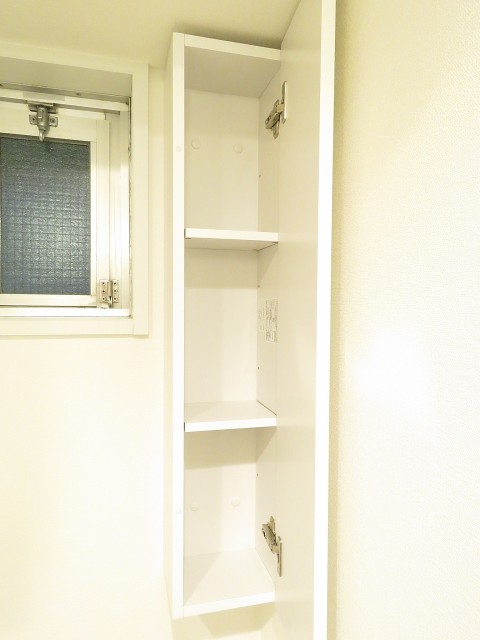 ハイネス麻布　トイレ収納